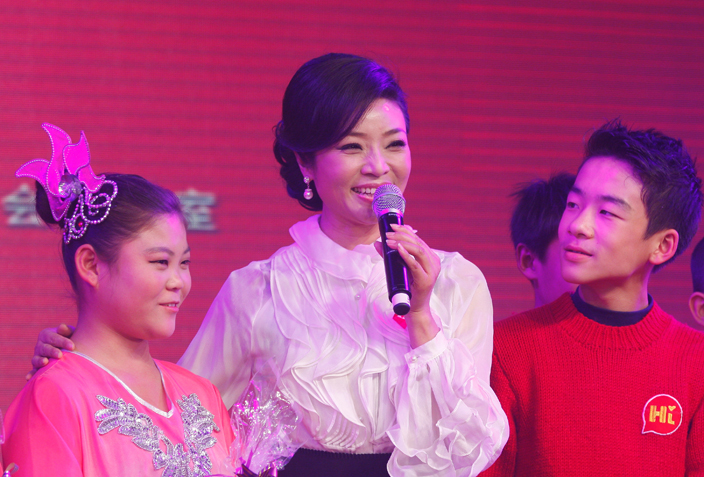 紅動(dòng)中華 善行天下&mdash;&mdash;&mdash;&mdash;2012年世界艾滋病日主題慈善晚會(huì)